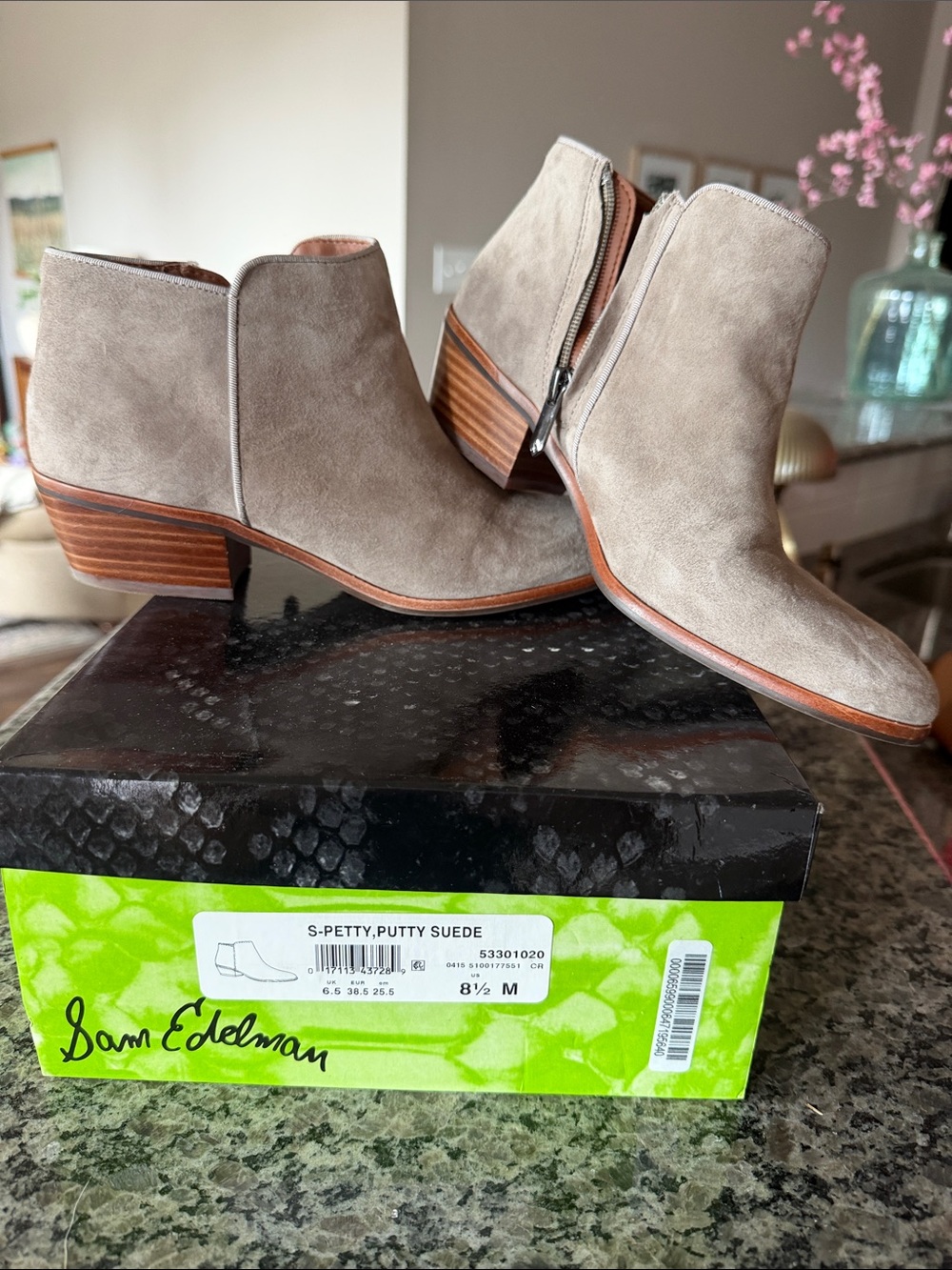 EUC/LNIB, Sam Edelman Petty Suede Ankle Booties in Putty Suede